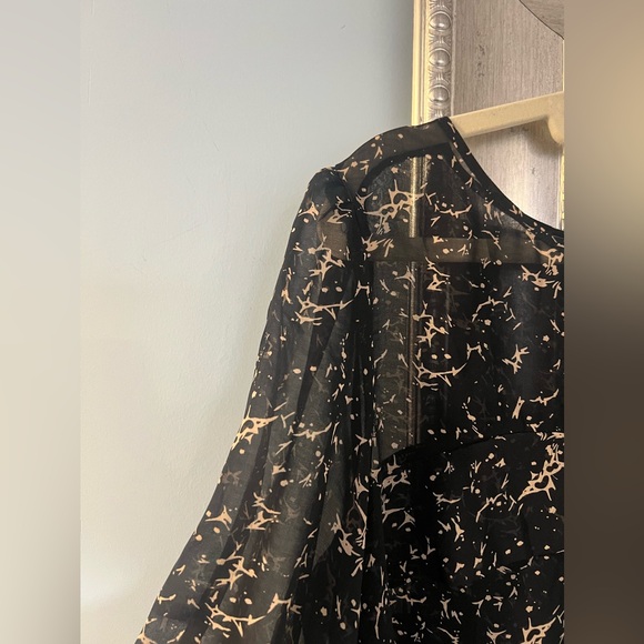 Patterson J Kincaid Sheer Blouse Cropped Blouse Black Print size Large - Picture 4 of 5